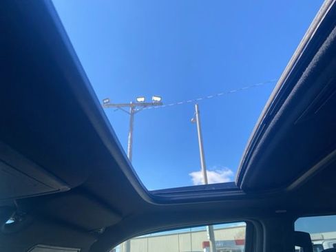 Used 2016 Ford Expedition Platinum image 17