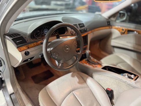 Used 2006 Mercedes-Benz E 350 Sedan image 17