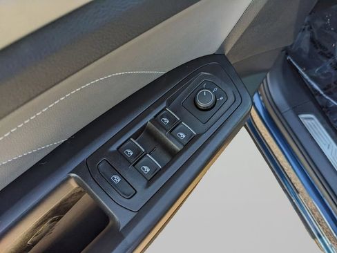 Certified 2023 Volkswagen Atlas SE w/ Panoramic Sunroof Package FWD image 18