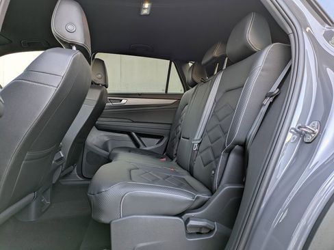 New 2026 Volkswagen Atlas Cross Sport SE AWD/4WD image 16
