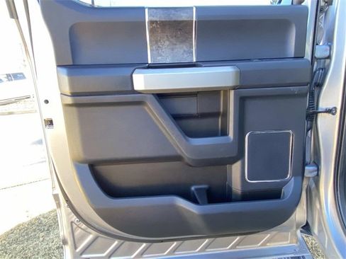 Used 2022 Ford F250 Lariat w/ Black Appearance Package image 13