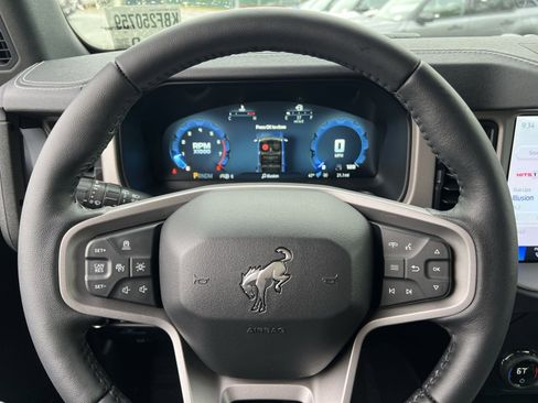 New 2025 Ford Bronco Outer Banks image 16