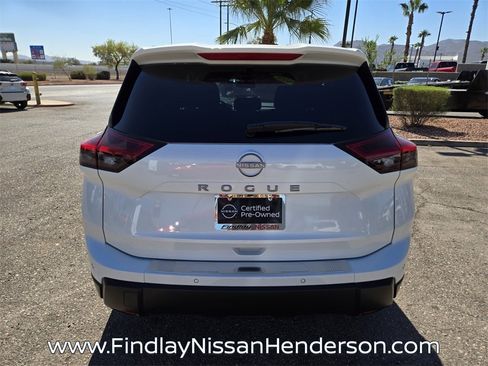 Used 2025 Nissan Rogue SV image 5