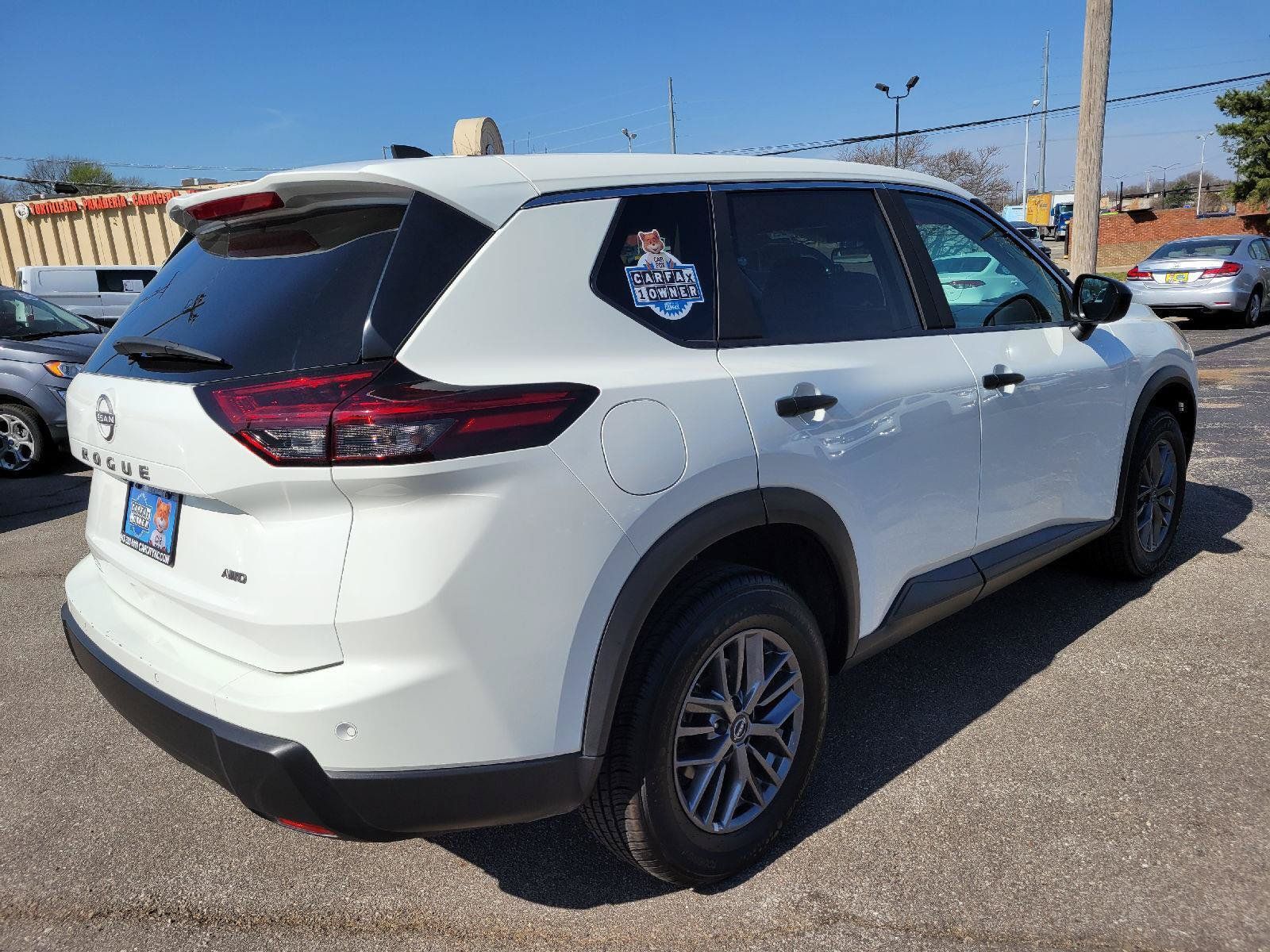 Used 2024 Nissan Rogue S AWD/4WD image 27