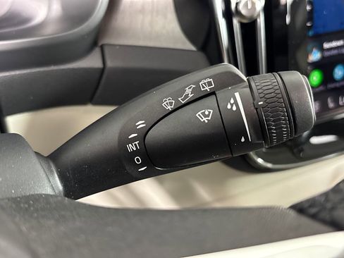 Used 2026 Volvo XC40 B5 Ultra image 16