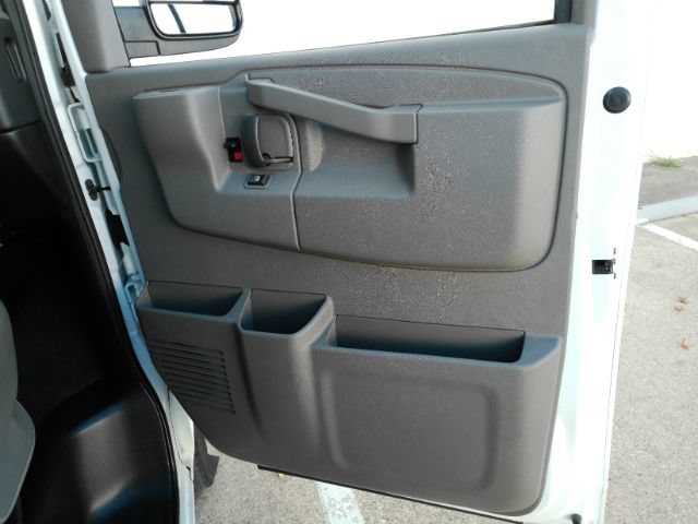 Used 2025 Chevrolet Express 3500 LT w/ LT Preferred Equipment Group RWD image 18
