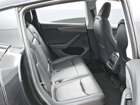 Used 2026 Tesla Model Y Long Range RWD image 37