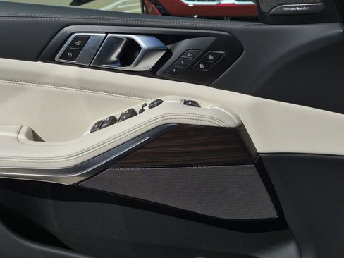 New 2026 BMW X5 xDrive40i w/ Climate Comfort Package image 23