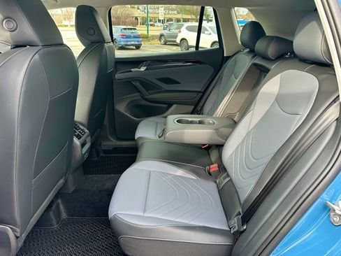 New 2026 Volkswagen Tiguan SE AWD/4WD image 18