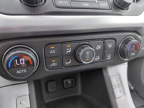 Used 2018 GMC Acadia SLT FWD image 28