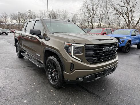 Used 2024 GMC Sierra 1500 Elevation w/ LPO, Elevation Black Package image 7