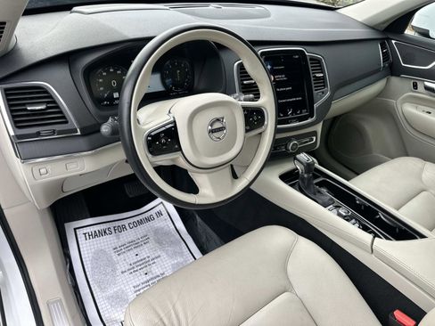 Used 2020 Volvo XC90 T6 Momentum image 9