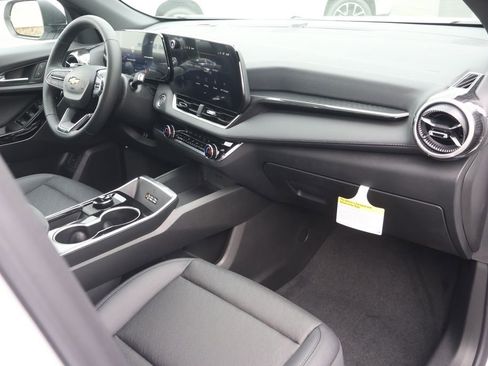New 2026 Chevrolet Equinox LT w/ Convenience Package II FWD image 42