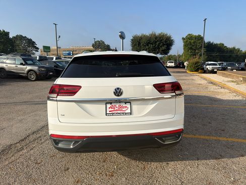 Used 2021 Volkswagen Atlas Cross Sport SE FWD image 6