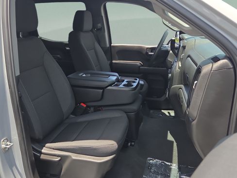 Used 2025 Chevrolet Silverado 1500 Custom w/ Turbomax Blackout Package RWD image 17