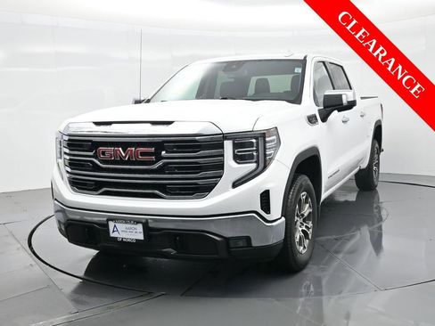 Used 2024 GMC Sierra 1500 SLT image 3