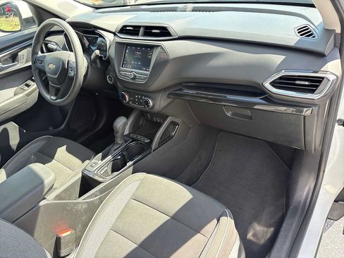 Used 2022 Chevrolet TrailBlazer LT FWD image 26
