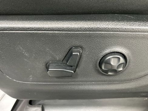 Used 2020 RAM 1500 Big Horn AWD/4WD image 10