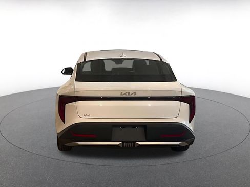Used 2025 Kia K4 LXS image 12