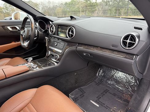 Used 2017 Mercedes-Benz SL 550 image 22