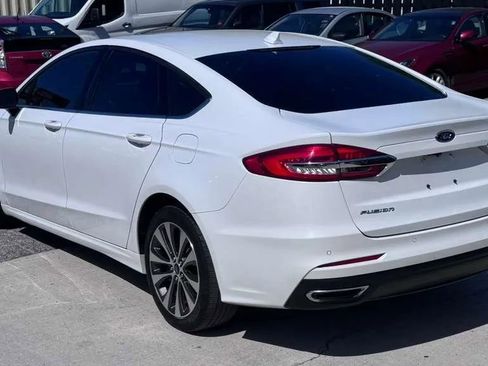 Used 2019 Ford Fusion SE AWD/4WD image 3