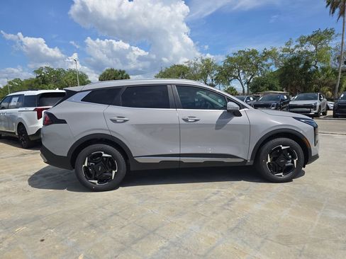 New 2026 Kia Sportage EX AWD/4WD image 9