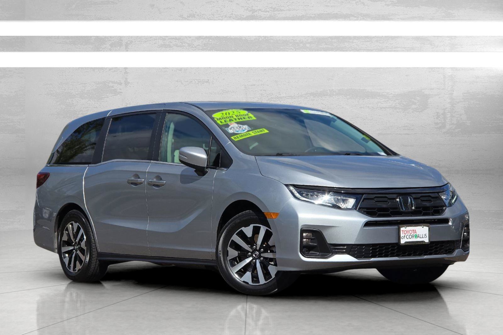 Used 2025 Honda Odyssey EX-L image 2