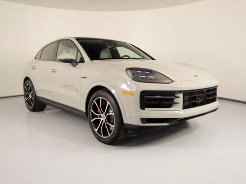 New 2026 Porsche Cayenne S image 9