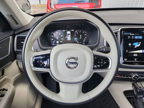 Used 2020 Volvo XC90 T5 Momentum w/ Protection Package Premier FWD image 19