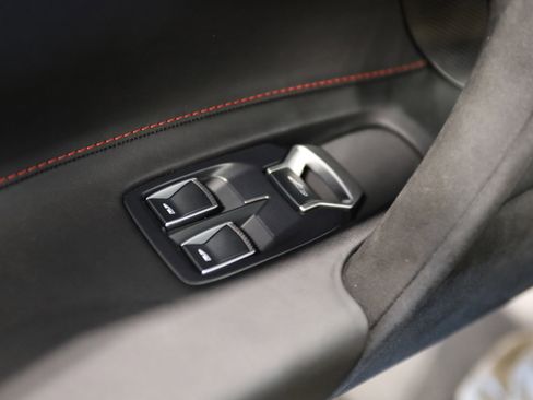Used 2026 McLaren 750S Spider RWD image 14