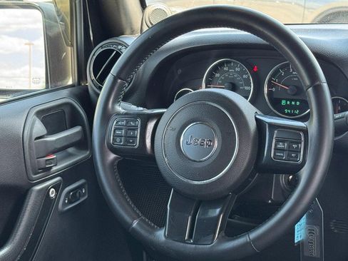 Used 2013 Jeep Wrangler Unlimited Sahara AWD/4WD image 12