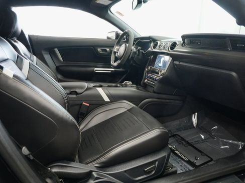 Used 2021 Ford Mustang Shelby GT500 w/ Technology Package image 8