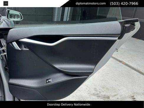 Used 2014 Tesla Model S P85 image 28