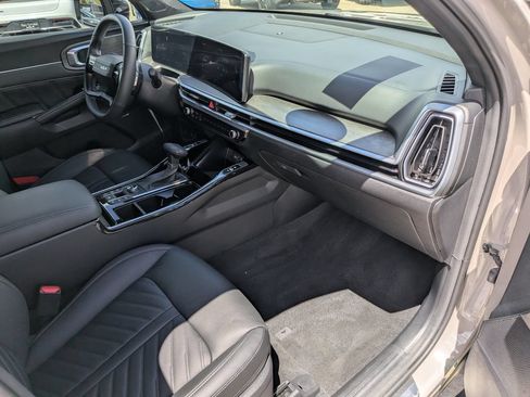 Certified 2026 Kia Sorento SX Prestige AWD/4WD image 15