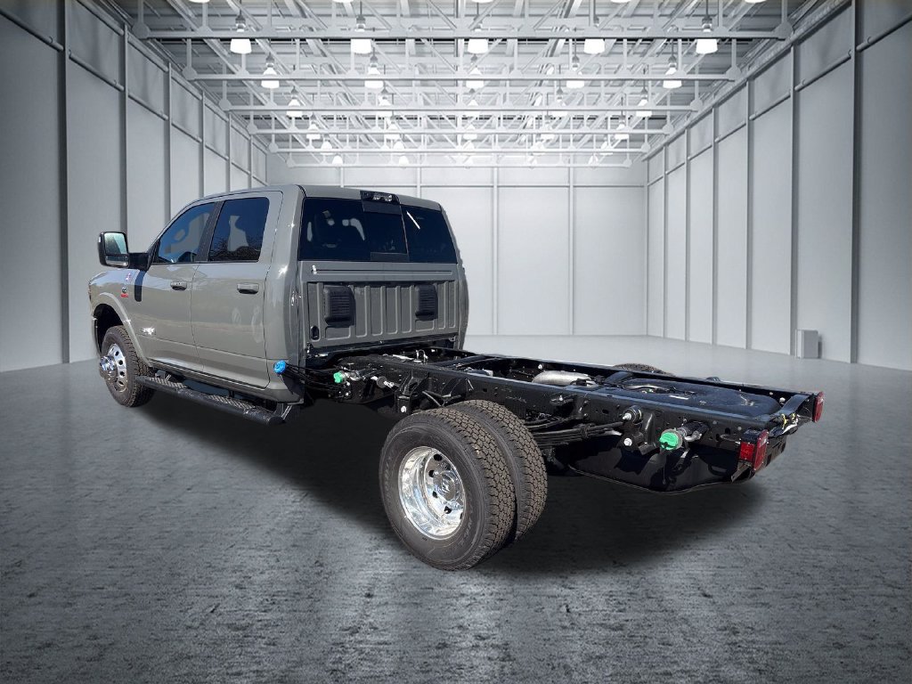 New 2027 RAM 3500 Big Horn w/ Laramie Trim Package AWD/4WD image 5