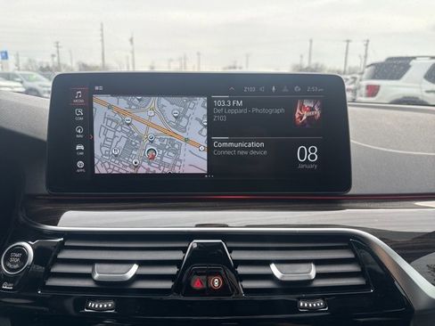 Used 2021 BMW 530i xDrive 530i xDrive w/ Premium Package image 15