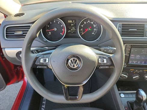 Used 2016 Volkswagen Jetta SE FWD image 19