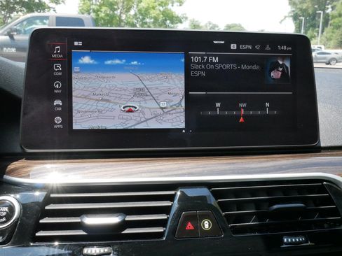 Used 2021 BMW 530i w/ Premium Package RWD image 22