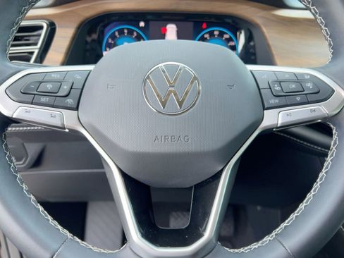 Used 2024 Volkswagen Atlas SE image 17