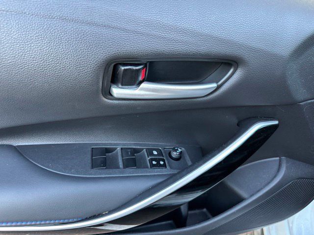 Used 2021 Toyota Corolla XSE FWD image 9