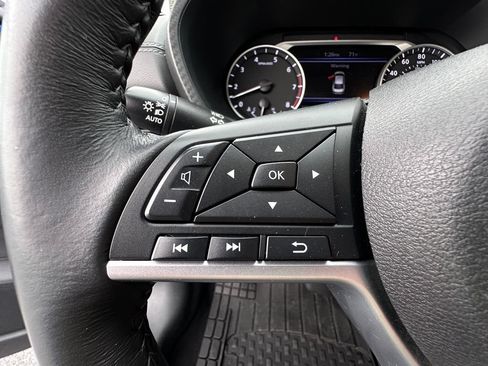 Used 2021 Nissan Sentra SV FWD image 37