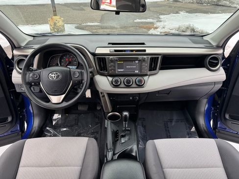 Used 2015 Toyota RAV4 LE image 19
