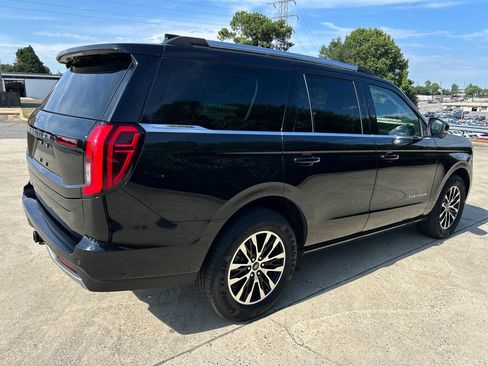 Used 2025 Ford Expedition Platinum AWD/4WD image 5