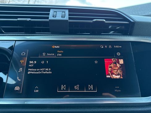 Used 2023 Audi Q3 2.0T Premium Plus image 40