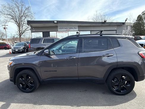Used 2019 Jeep Compass Latitude image 4