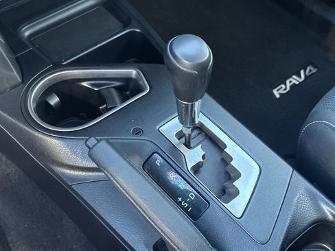 Used 2018 Toyota RAV4 XLE image 30