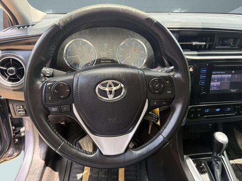 Used 2017 Toyota Corolla SE w/ Carpet Mat Package (TMS) FWD image 17