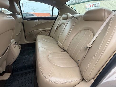 Used 2007 Buick Lucerne CXS image 19