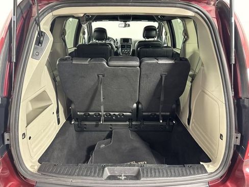 Used 2017 Dodge Grand Caravan SXT FWD image 33