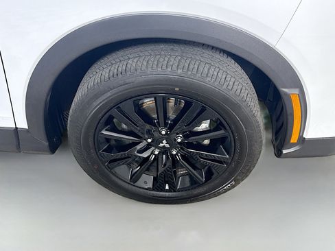 Used 2024 Mitsubishi Eclipse Cross Black Edition image 32
